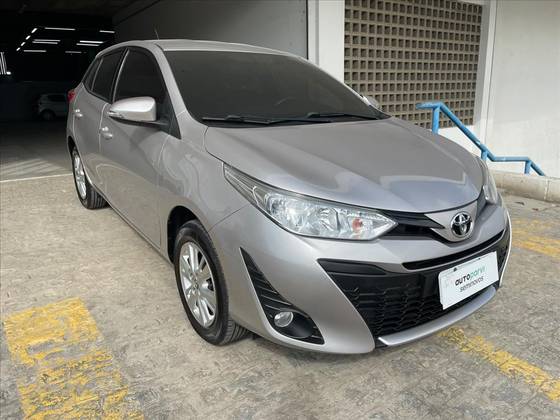 TOYOTA YARIS 1.3 16V FLEX XL PLUS TECH MULTIDRIVE TOYOTA YARIS 1.3 16V FLEX XL PLUS TECH MULTIDRIVE